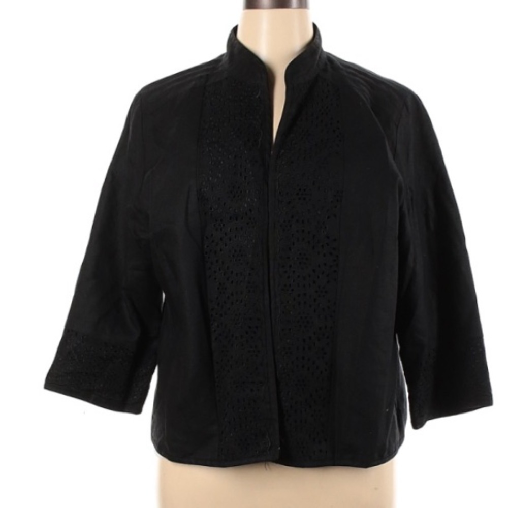Lucy and Laurel women’s plus 1X black linen eyelet detail jacket